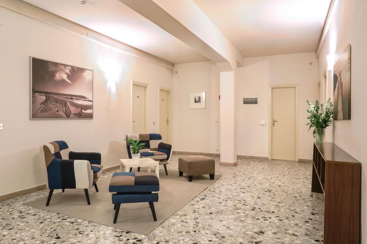 Hotel Lupori Viareggio Exterior photo