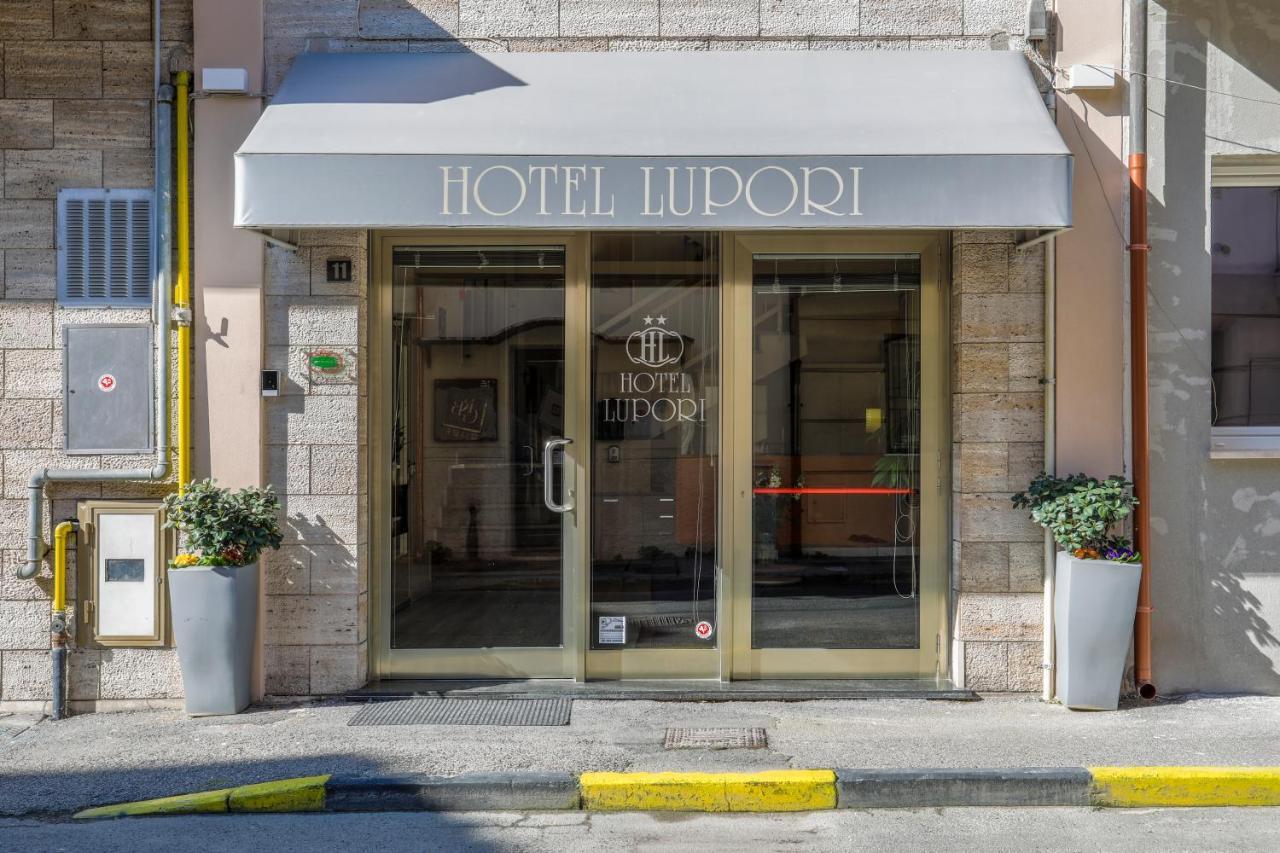 Hotel Lupori Viareggio Exterior photo