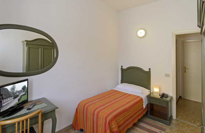 Hotel Lupori Viareggio Exterior photo