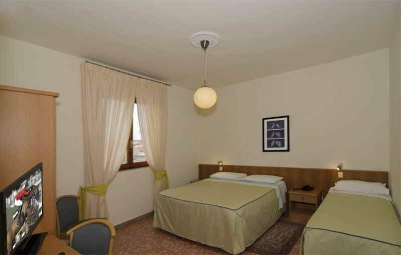 Hotel Lupori Viareggio Exterior photo